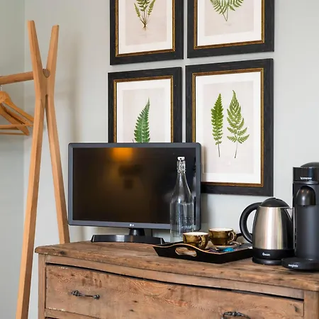 The Bottle & Glass Inn - Book All 3 Rooms-3